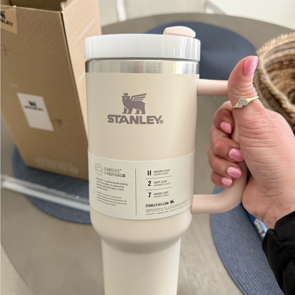 Stanley Blush Pink 40 oz Mug with Handle - Picture 2 of 4